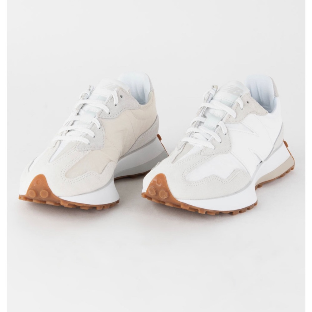 New Balance 327 Women’s size 6.5